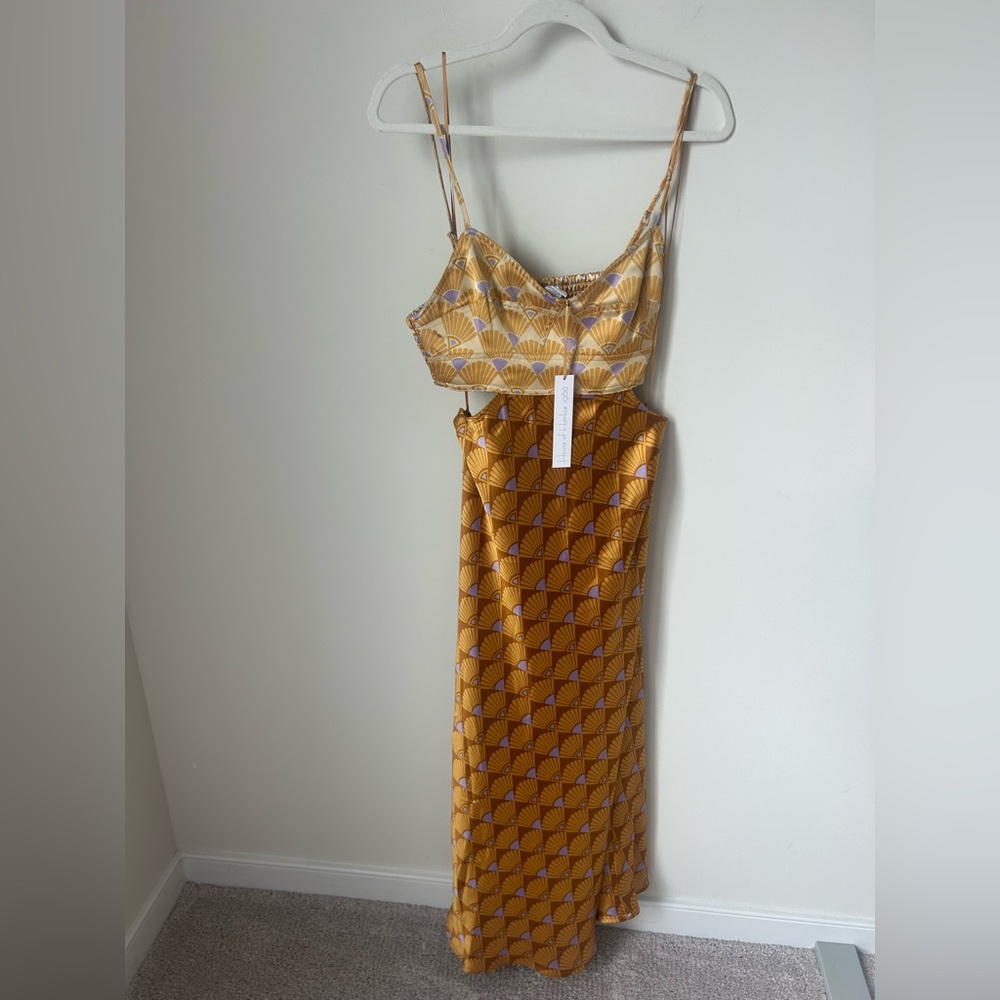 Viral House of Harlow 1960 Gold Patterned Cut Out Midi Dress